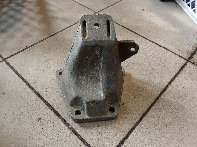 bontott AUDI A4 B5 Váltó Tartó Bak (Pozíciófüggetlen)