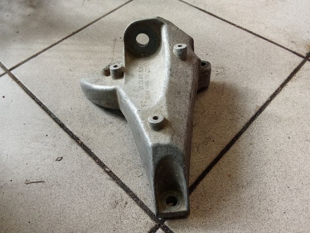 bontott AUDI A4 B5 Váltó Tartó Bak (Pozíciófüggetlen)