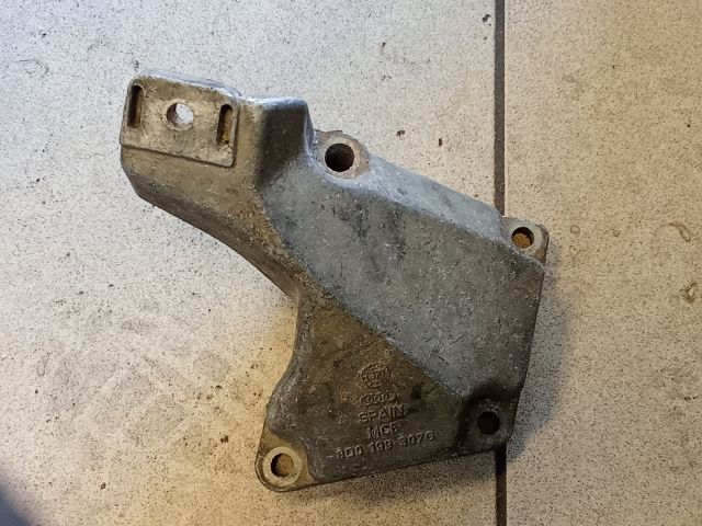 bontott AUDI A4 B5 Váltó Tartó Bak (Pozíciófüggetlen)