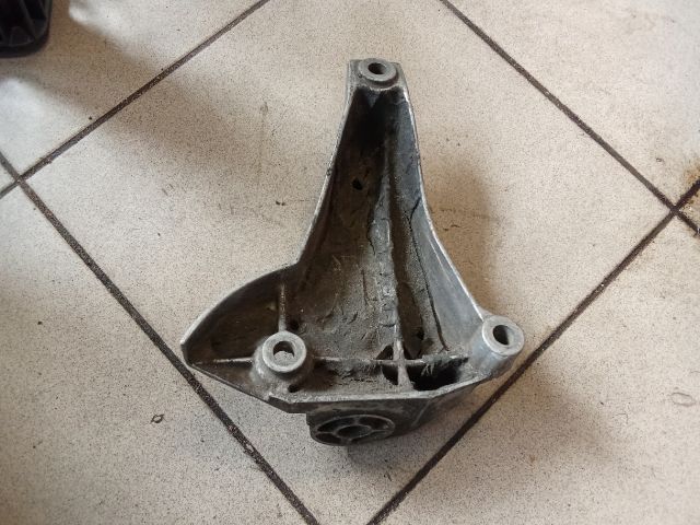 bontott AUDI A4 B5 Váltó Tartó Bak (Pozíciófüggetlen)