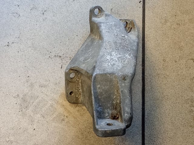 bontott AUDI A4 B5 Váltó Tartó Bak (Pozíciófüggetlen)