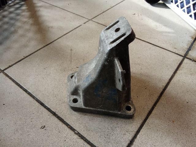 bontott AUDI A4 B5 Váltó Tartó Bak (Pozíciófüggetlen)