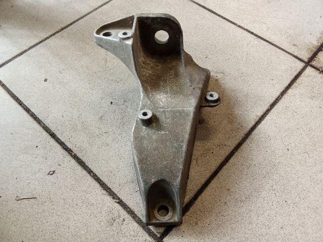 bontott AUDI A4 B5 Váltó Tartó Bak (Pozíciófüggetlen)