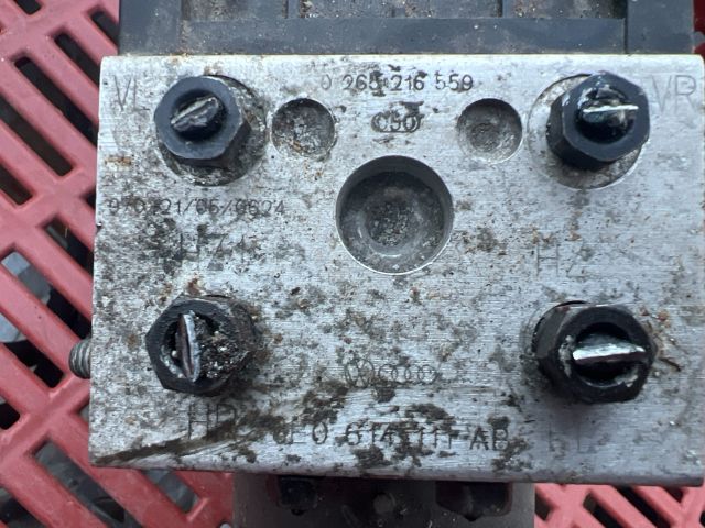 bontott AUDI A4 B5 ABS Kocka