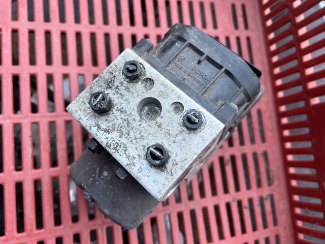 bontott AUDI A4 B5 ABS Kocka