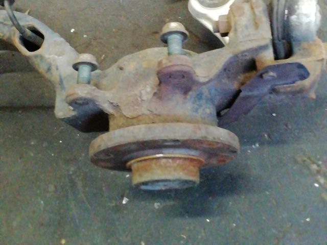 bontott AUDI A4 B5 Bal első Csonkállvány Kerékaggyal