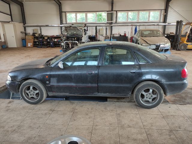 bontott AUDI A4 B5 Bal első Gólyaláb (Lengécsillapító, Rugó)