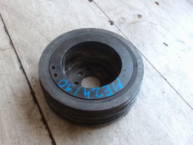 bontott AUDI A4 B5 Főtengely Szíjtárcsa