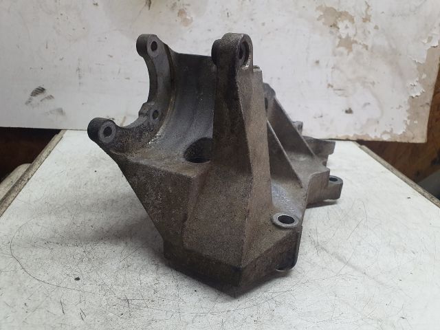 bontott AUDI A4 B5 Generátor Tartó Bak