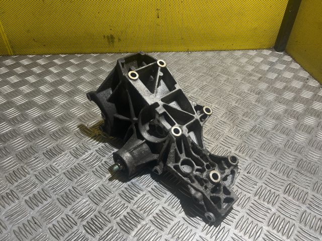 bontott AUDI A4 B5 Generátor Tartó Bak