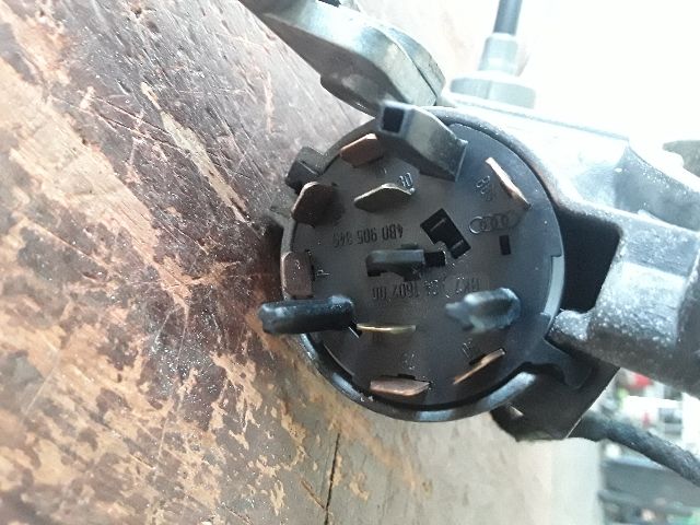 bontott AUDI A4 B5 Gyújtáskapcsoló Házzal
