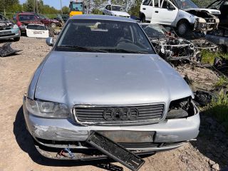 bontott AUDI A4 B5 Jobb első Csonkállvány Kerékaggyal