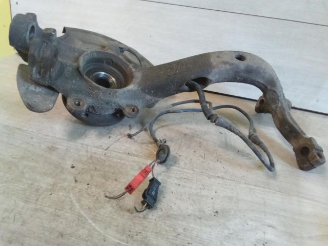 bontott AUDI A4 B5 Jobb első Csonkállvány Kerékaggyal