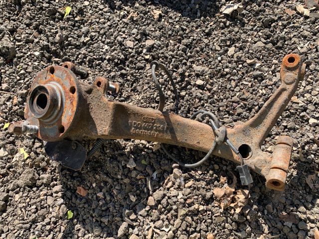 bontott AUDI A4 B5 Jobb első Csonkállvány Kerékaggyal