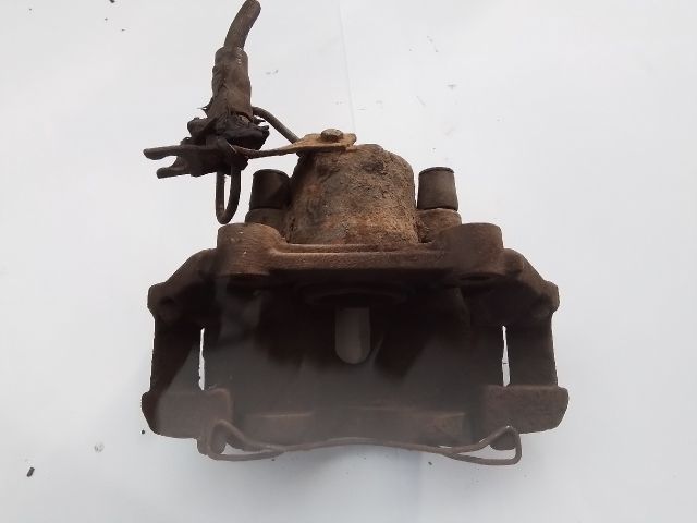 bontott AUDI A4 B5 Jobb első Féknyereg Munkahengerrel