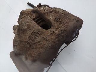 bontott AUDI A4 B5 Jobb első Féknyereg Munkahengerrel