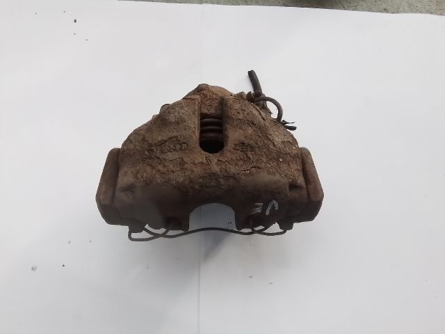 bontott AUDI A4 B5 Jobb első Féknyereg Munkahengerrel