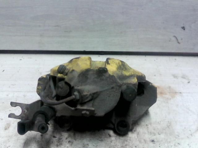 bontott AUDI A4 B5 Jobb első Féknyereg Munkahengerrel