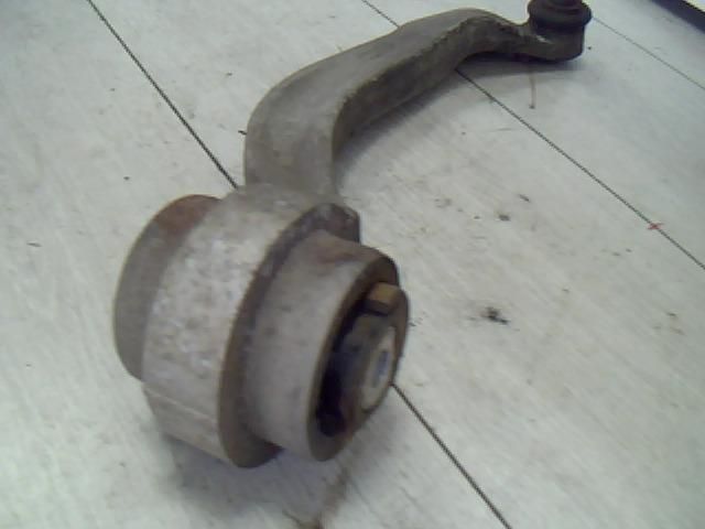 bontott AUDI A4 B5 Jobb első Lengőkar