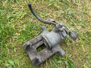 bontott AUDI A4 B5 Jobb hátsó Féknyereg Munkahengerrel