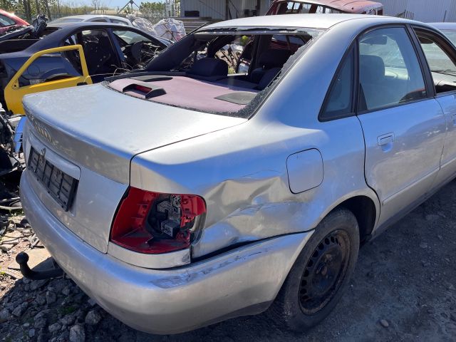 bontott AUDI A4 B5 Jobb hátsó Rugó