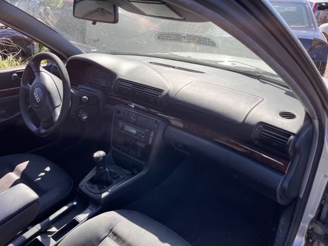 bontott AUDI A4 B5 Jobb hátsó Rugó