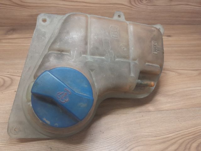 bontott AUDI A4 B5 Kiegyenlítő Tartály