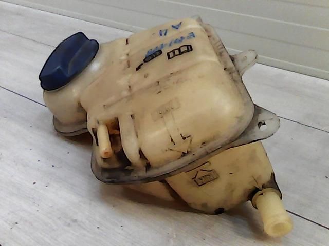 bontott AUDI A4 B5 Kiegyenlítő Tartály