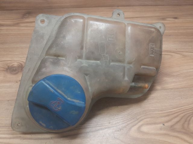 bontott AUDI A4 B5 Kiegyenlítő Tartály