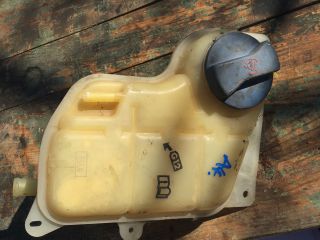 bontott AUDI A4 B5 Kiegyenlítő Tartály