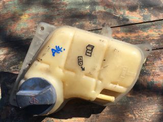 bontott AUDI A4 B5 Kiegyenlítő Tartály