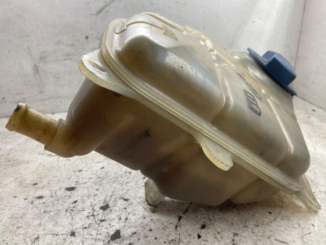 bontott AUDI A4 B5 Kiegyenlítő Tartály