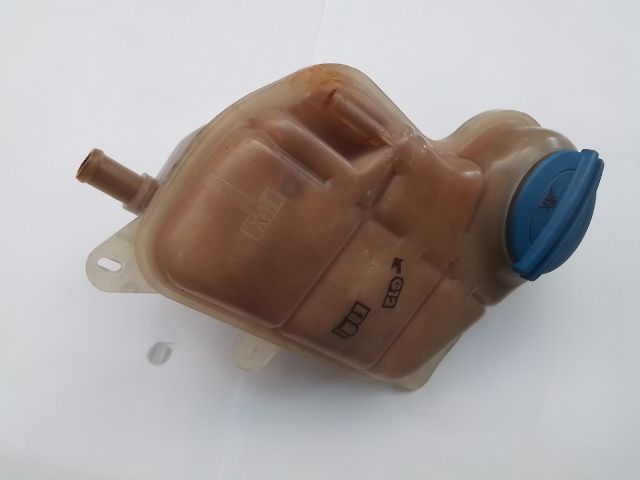 bontott AUDI A4 B5 Kiegyenlítő Tartály