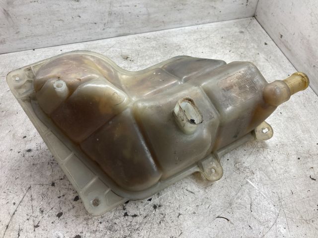 bontott AUDI A4 B5 Kiegyenlítő Tartály