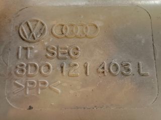 bontott AUDI A4 B5 Kiegyenlítő Tartály