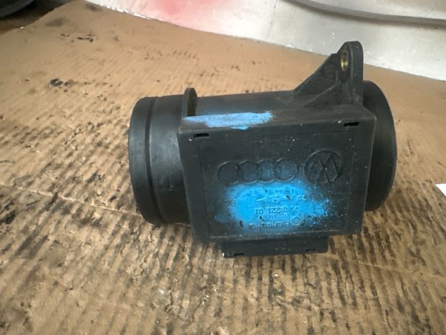 bontott AUDI A4 B5 Légtömegmérő