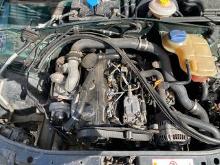 bontott AUDI A4 B5 Motor (Fűzött blokk hengerfejjel)