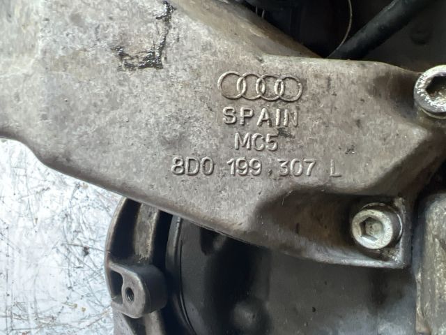 bontott AUDI A4 B5 Motor (Fűzött blokk hengerfejjel)