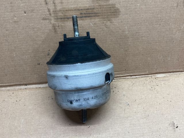 bontott AUDI A4 B5 Motor Tartó Bak (Pozíciófüggetlen)