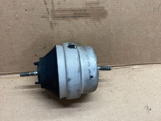 bontott AUDI A4 B5 Motor Tartó Bak (Pozíciófüggetlen)