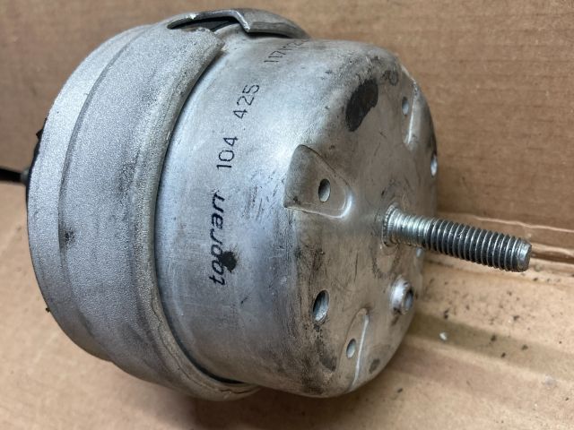 bontott AUDI A4 B5 Motor Tartó Bak (Pozíciófüggetlen)