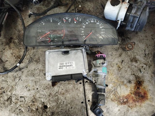 bontott AUDI A4 B5 Motorvezérlő