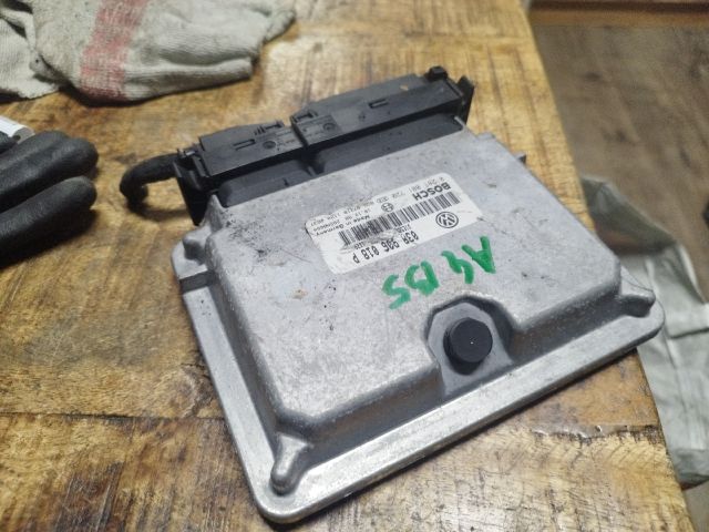 bontott AUDI A4 B5 Motorvezérlő