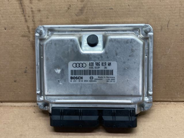 bontott AUDI A4 B5 Motorvezérlő
