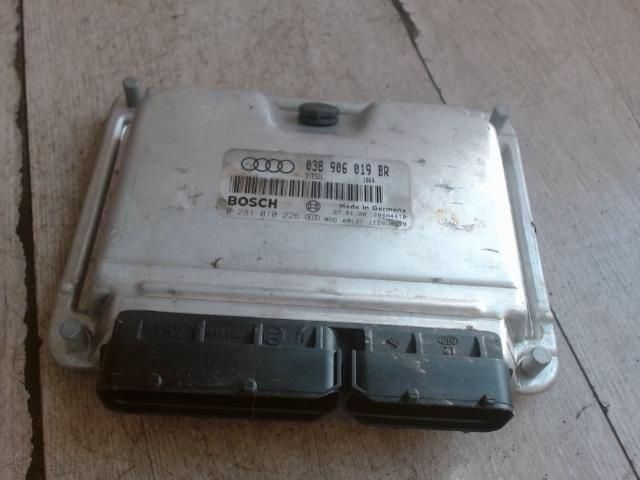 bontott AUDI A4 B5 Motorvezérlő