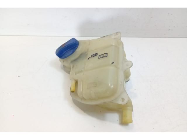 bontott AUDI A4 B5 Kiegyenlítő Tartály
