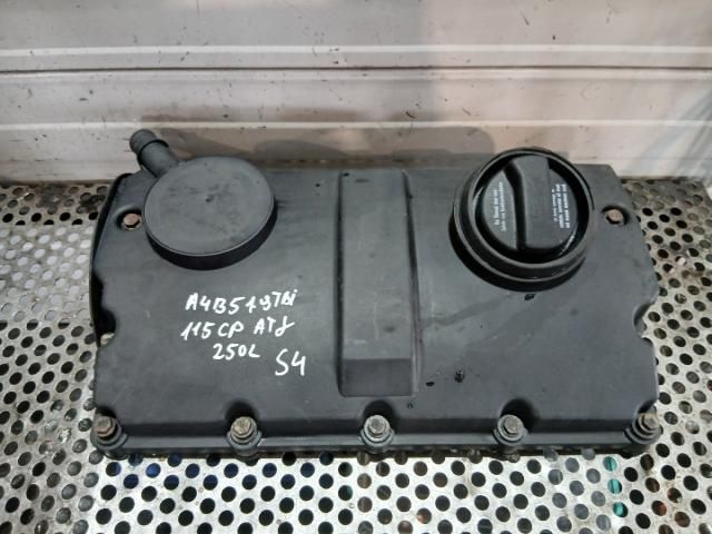 bontott AUDI A4 B5 Szelepfedél