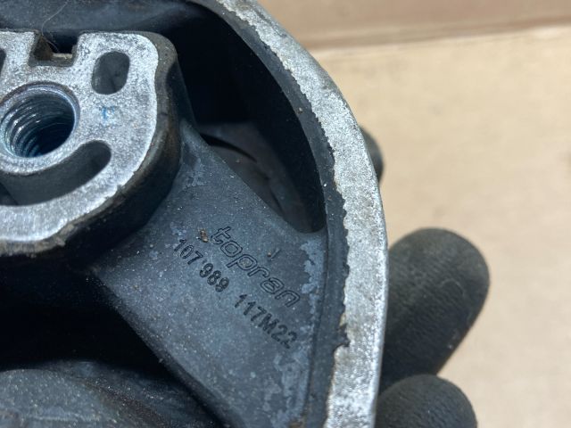 bontott AUDI A4 B5 Váltó Tartó Bak (Pozíciófüggetlen)