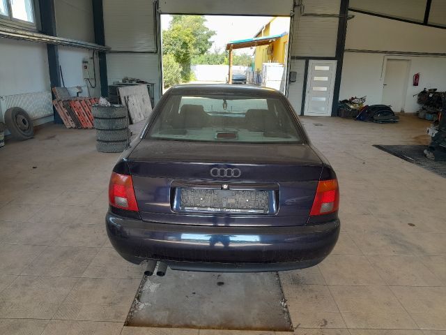 bontott AUDI A4 B5 Bal hátsó Lengéscsillapító