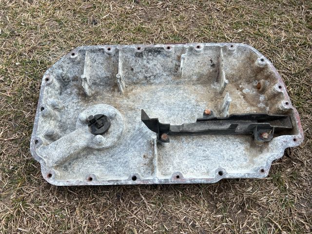 bontott AUDI A4 B5 Olajteknő